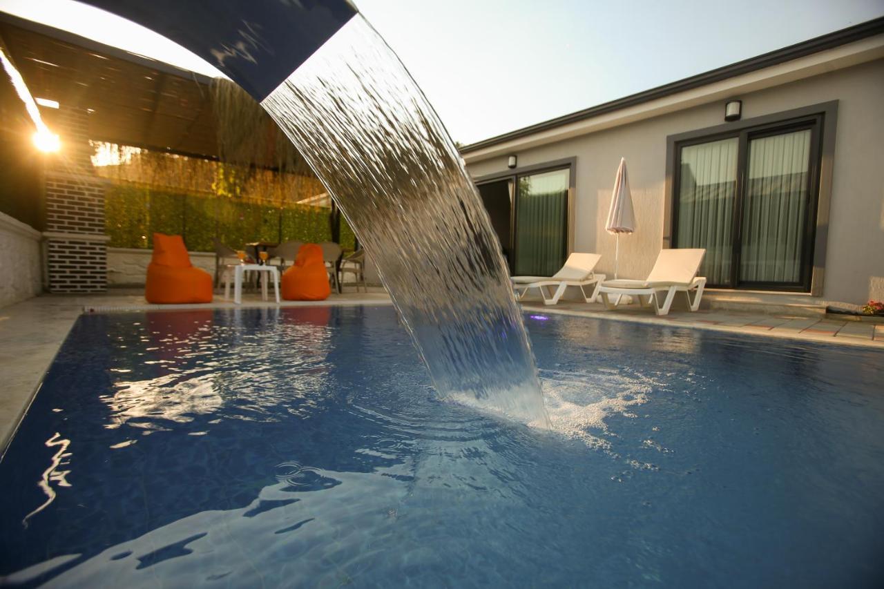 Üç Yatak Odalı Villa